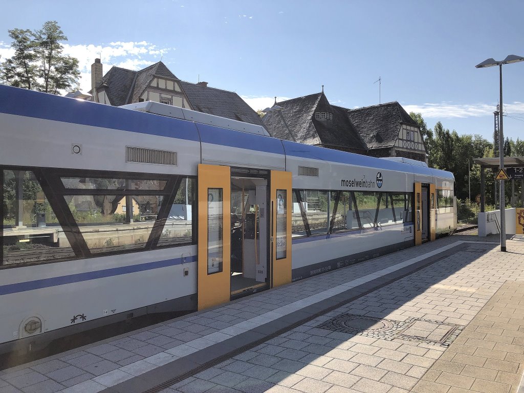 Moselweinbahn - Urlaub der Mosel in Ferienwohnungen Traben-Trarbach, Weihertorplatz 8, 56841 Traben-Trarbach